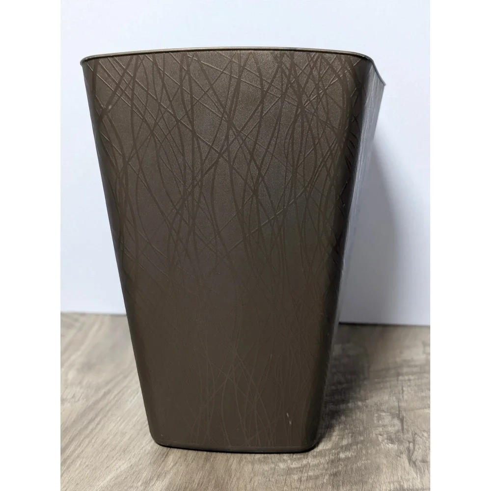 Hefty Decorative Willow Textured Plastic Wastebasket TrashCan Bronze/Brown 3.5gl